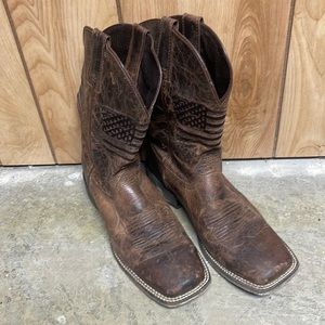 Men’s Cowboy boots. Size 9.